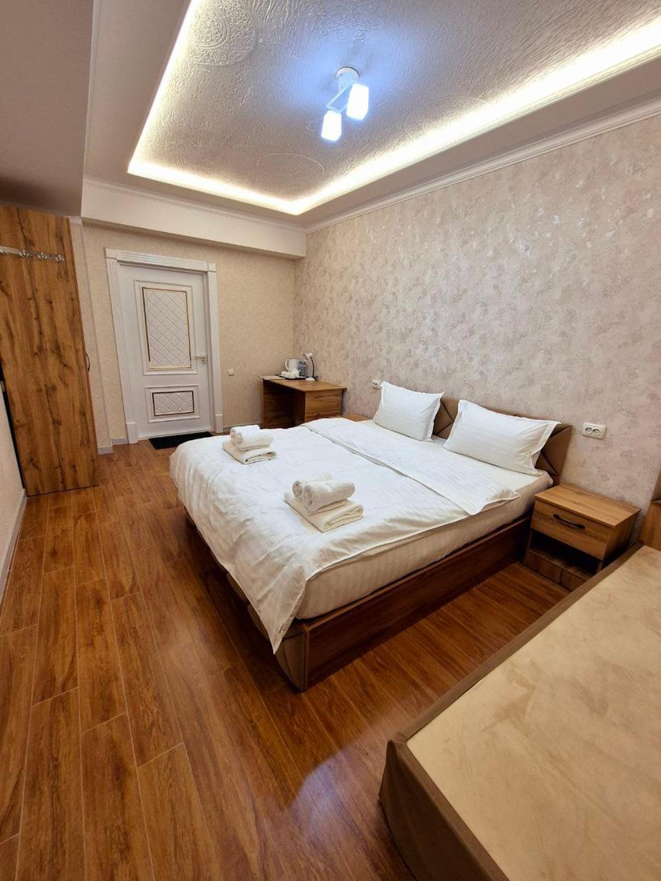 Samarkand Imron Hotel Exterior photo